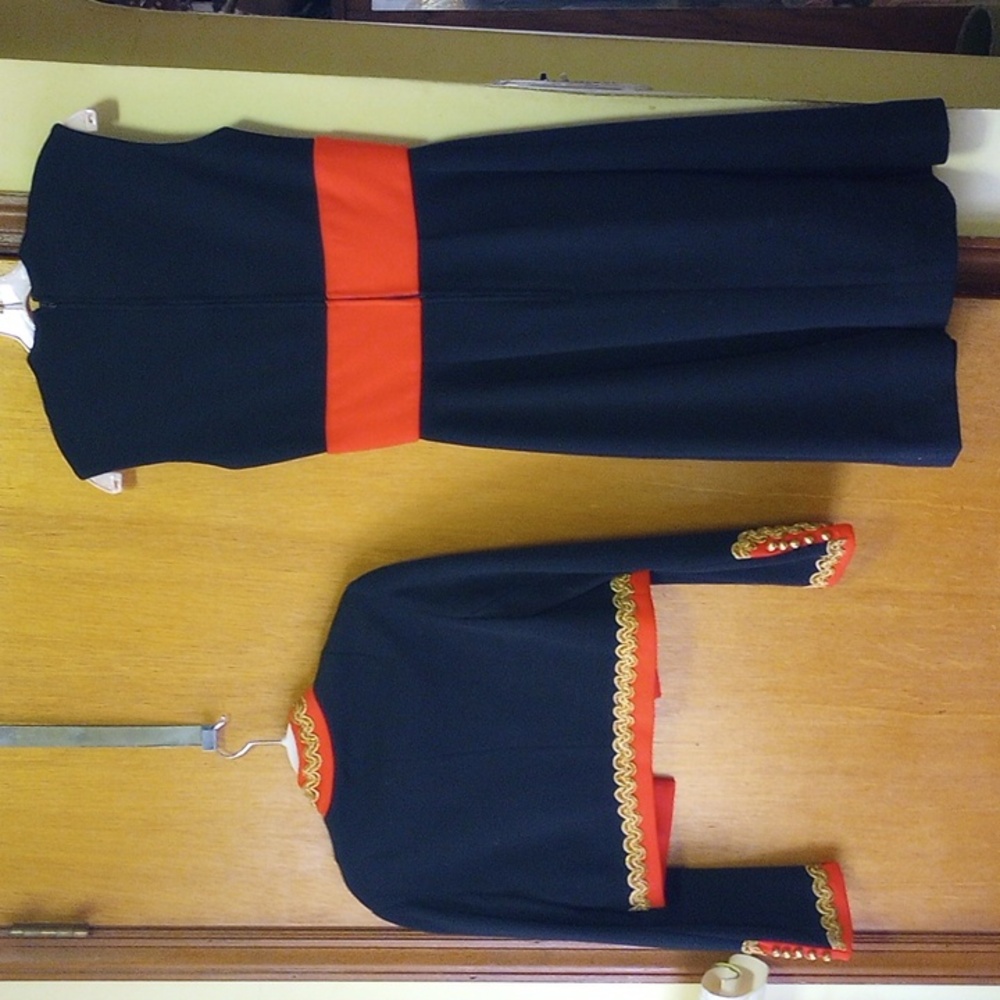 Vintage Sleeveless Dress w/ Matching Jacket.  Black, Red & Gold - Picture 4 of 6